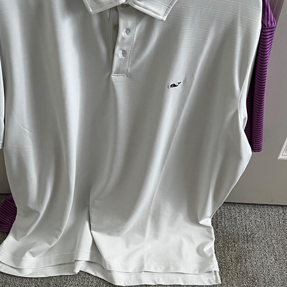 Vineyard Vines - 2 shirts included - Picture 5 of 5